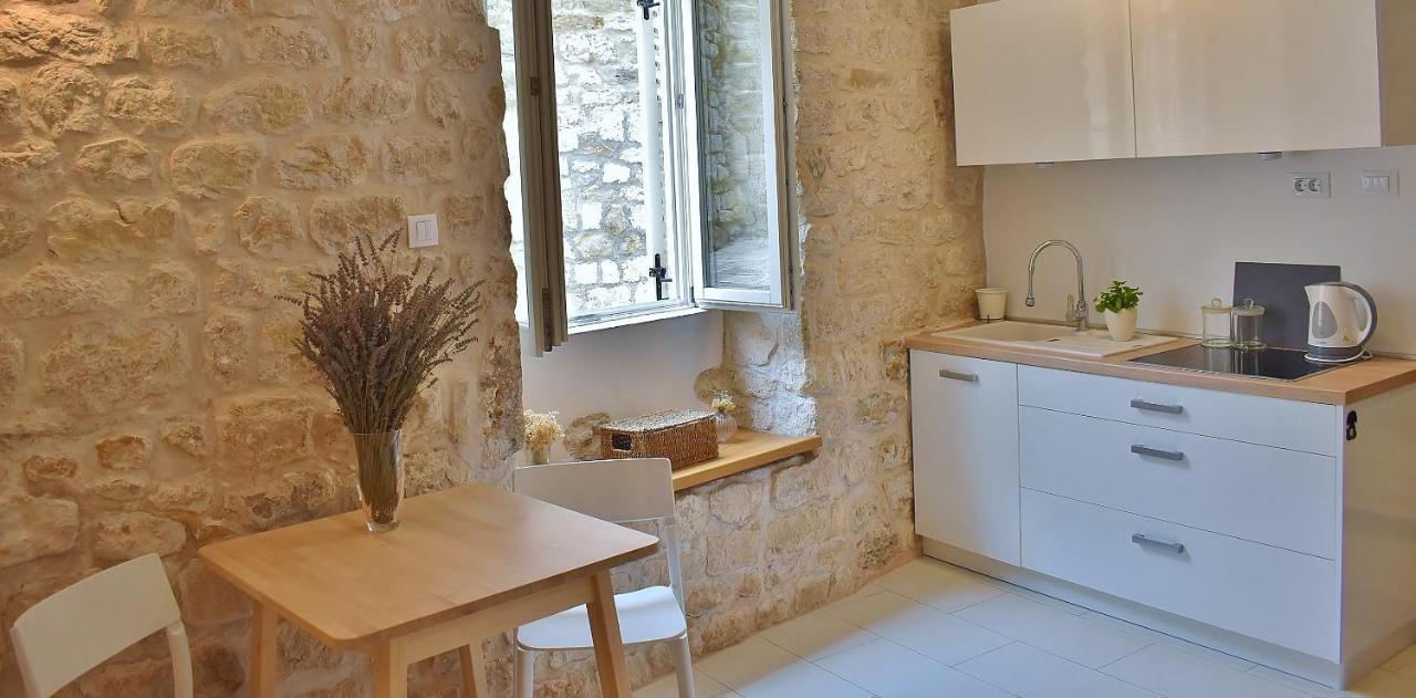 Rooms And Studio Old Town Rab Town Extérieur photo