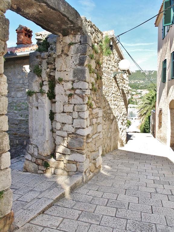 Rooms And Studio Old Town Rab Town Chambre photo