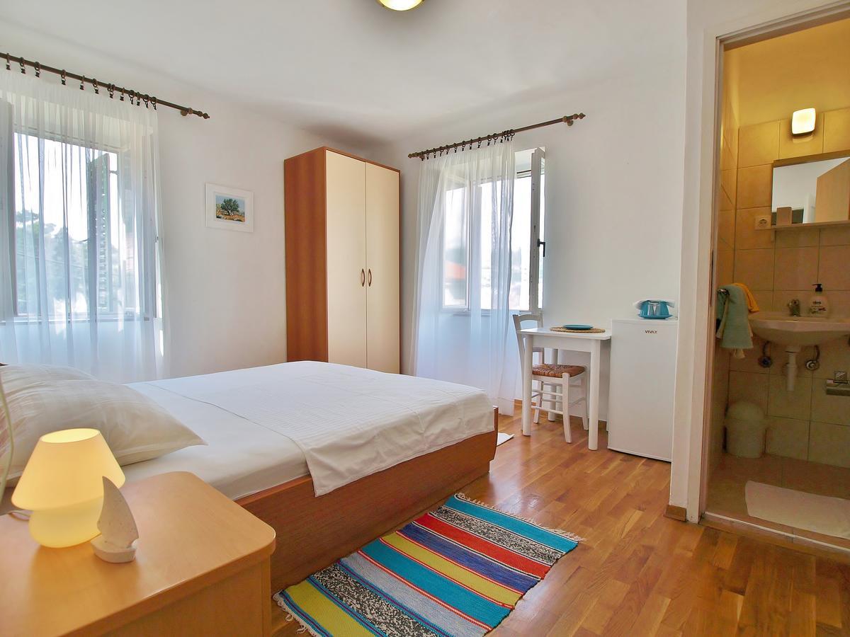Rooms And Studio Old Town Rab Town Extérieur photo