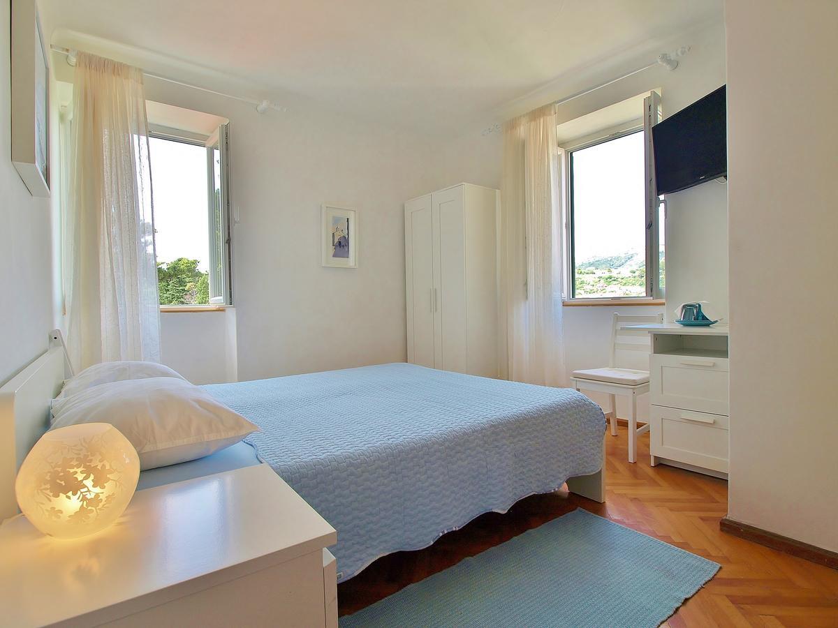 Rooms And Studio Old Town Rab Town Extérieur photo